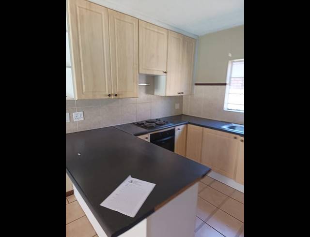 2 BEDROOM APARTMENT FOR SALE IN MOOIKLOOF RIDGE ESTATE